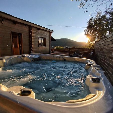 Le Chalet jacuzzi et Détente 4 Étoiles Bagnères-de-Bigorre Extérieur photo